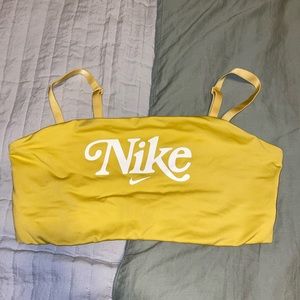 Nike sports bra size M